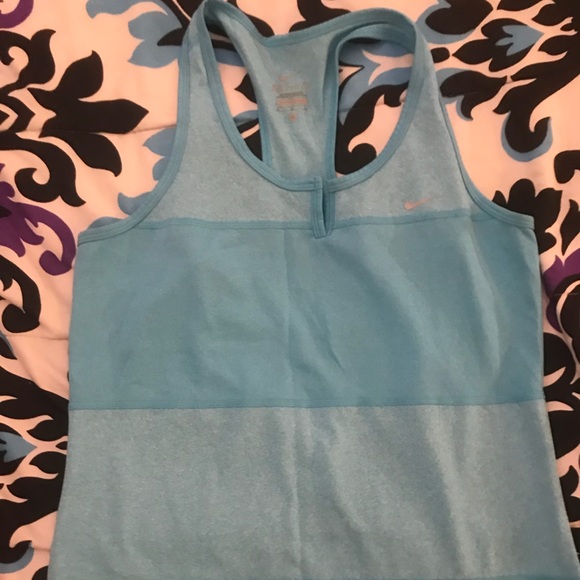 Workout tops - Picture 3 of 6